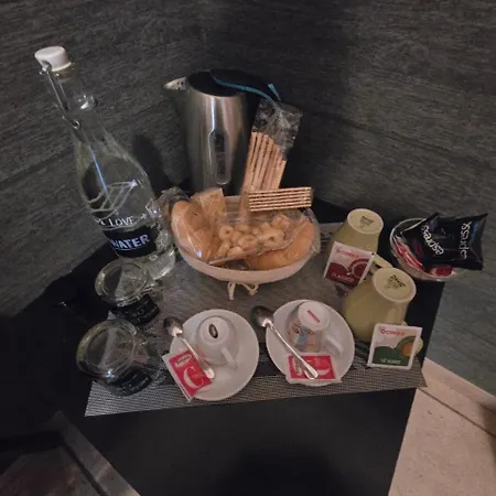 Vegan Inn Airport - Adults Only - Late Check In-2